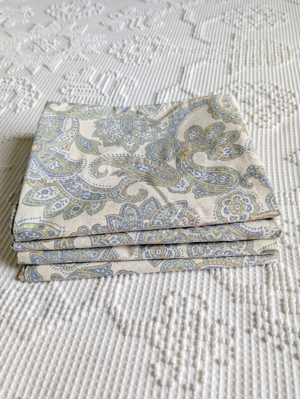 Better Homes and Gardens Paisley Green Cream Pillow Covers Size 19.5